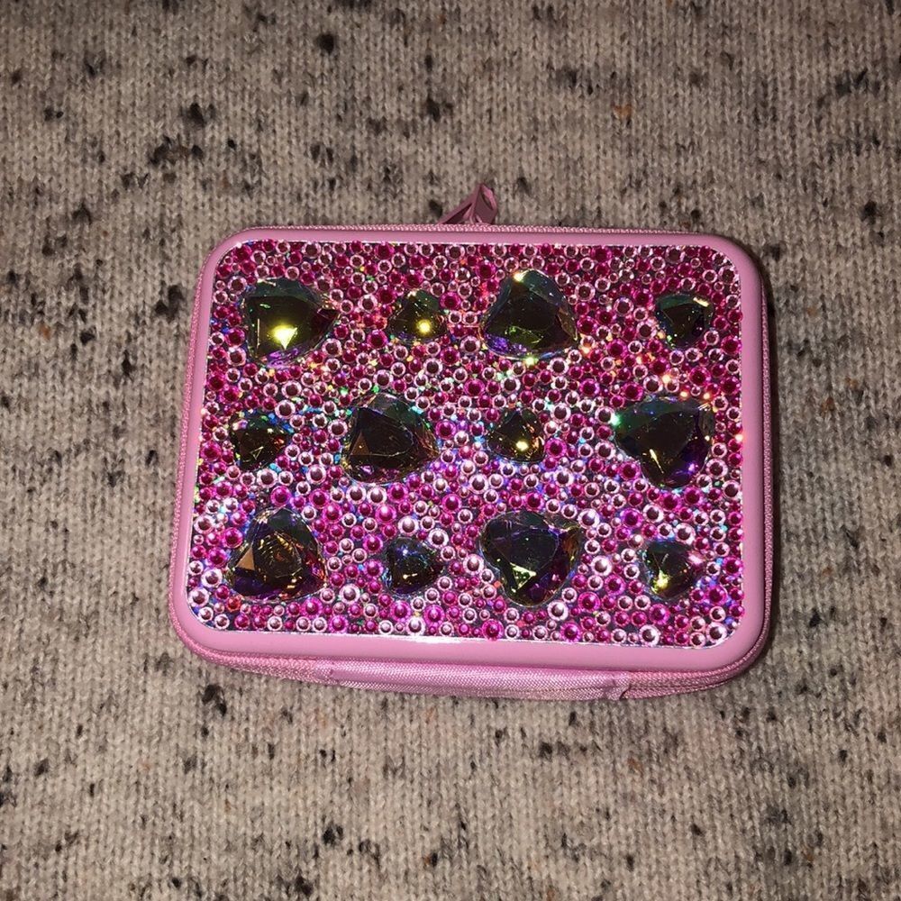 claire’s Rhinestone Hearts Barbie Pink Make Up Zip Around Tin - Picture 4 of 11